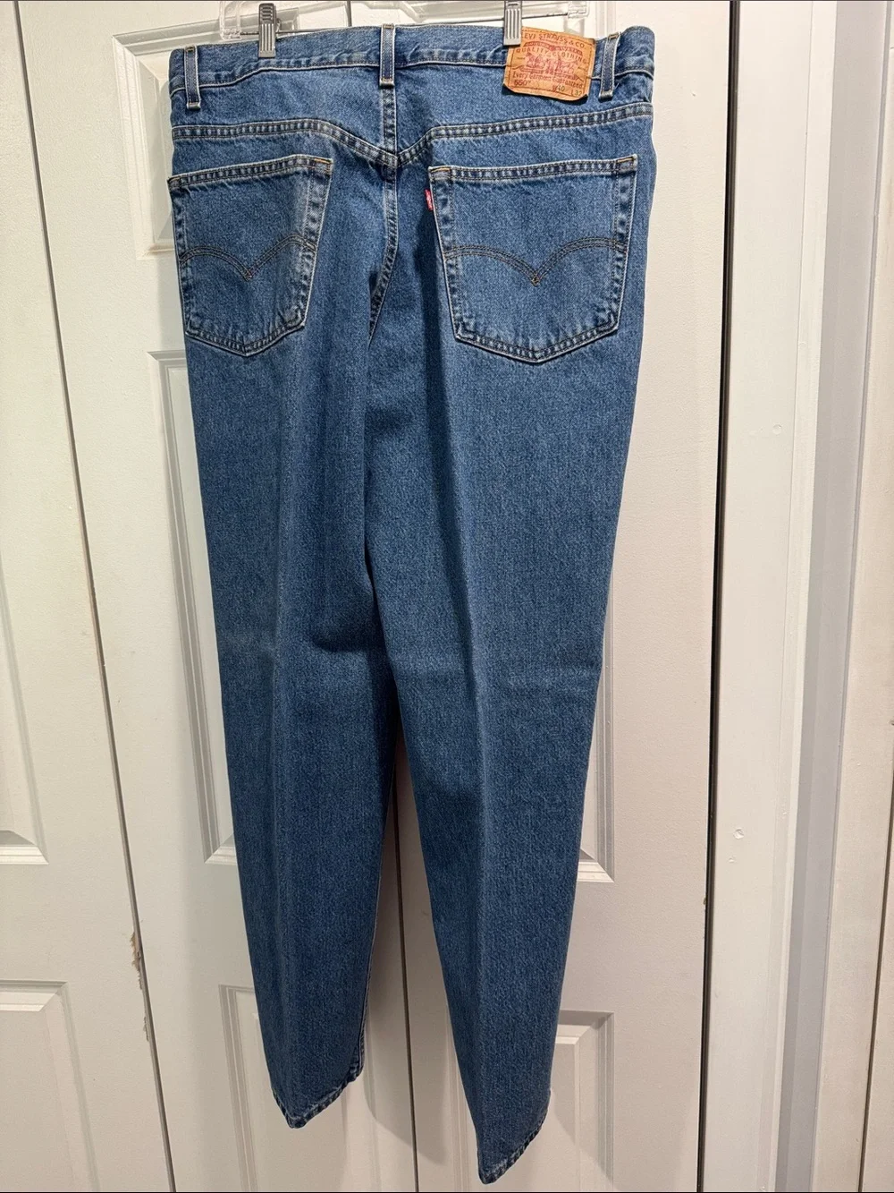 Levi's 550 Relaxed Jeans in Classic Blue Denim 40x32